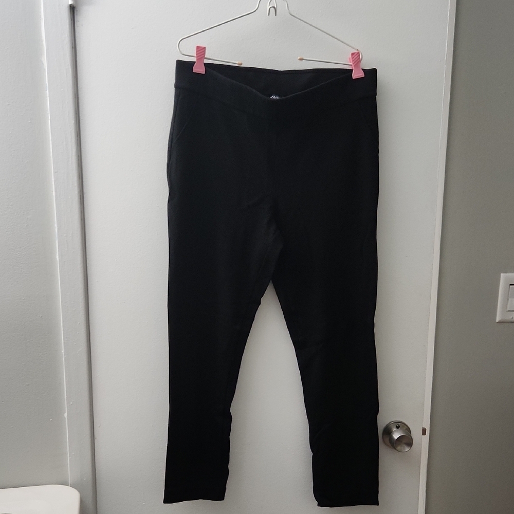 Jones New York Classic Black Garment
